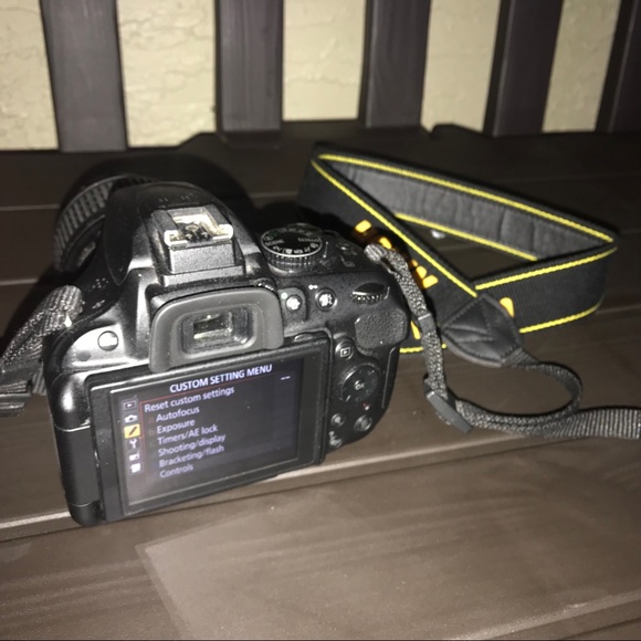 Nikon D5200 Professional Camera - Picture 4 of 4